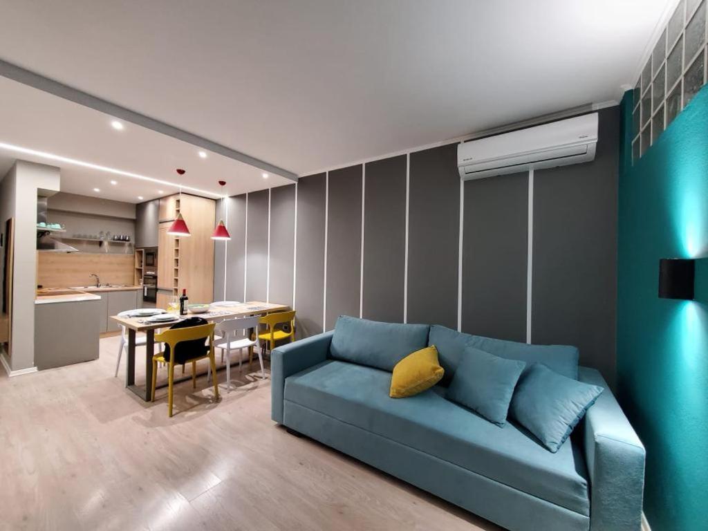 Helga'S Deluxe 3 Apartment Tirana Bagian luar foto