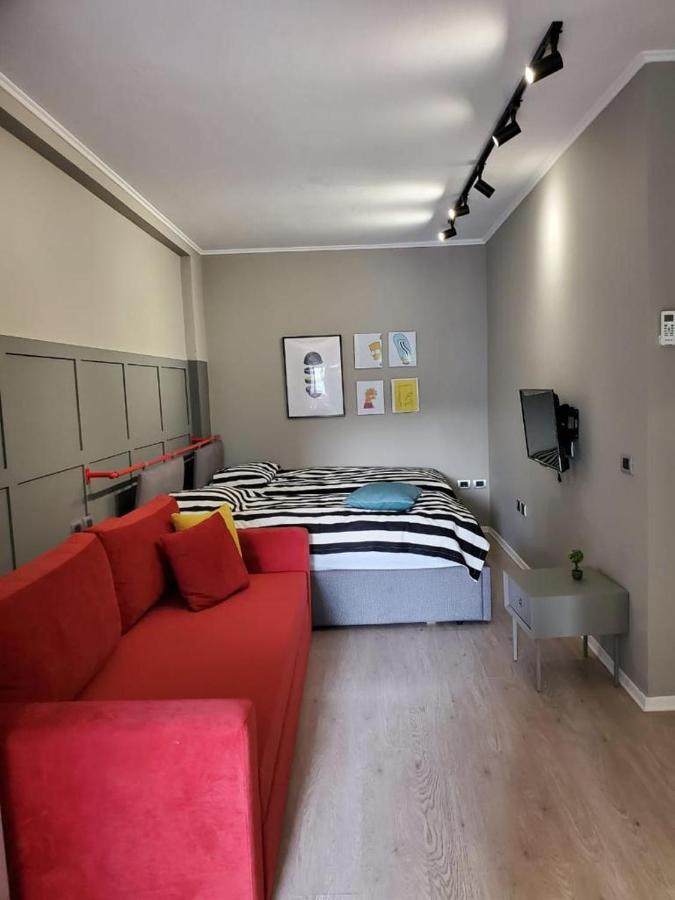 Helga'S Deluxe 3 Apartment Tirana Bagian luar foto